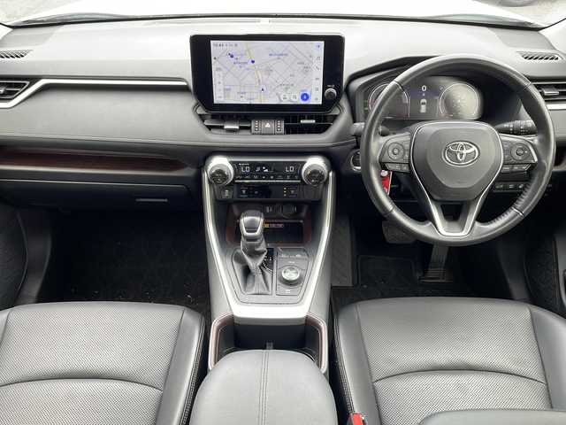 トヨタ ＲＡＶ４ 福井県 2024(令6)年 1.9万km プラチナホワイトパールマイカ ワンオーナー /パノラマルーフ/4WD/純正メモリナビゲーション/(Bluetooth)/フルセグテレビ /360°カメラ/黒革シート/プリクラッシュセーフティ/アダプティブクルーズコントロール/ブラインドスポットモニター/レーンキープアシスト/D席パワーシート /（シートメモリ付き）/USBポート/充電ポート/ETC2.0/ルーフレール/デジタルインナーミラー/純正18インチアルミホイール/LEDヘッドライト/LEDフォグランプ/クリアランスソナー /シートヒーター /エアーシート/スタリングヒーラー/オートハイビーム/オートライト/ステアリングリモコン/プッシュスタート/スマートキー/保証書/取扱説明書