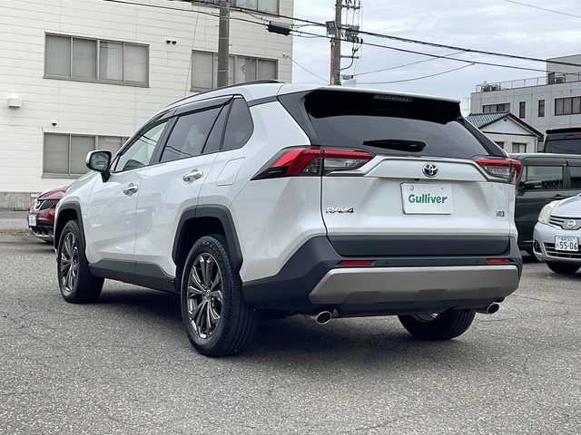 トヨタ ＲＡＶ４ 福井県 2024(令6)年 1.9万km プラチナホワイトパールマイカ ワンオーナー /パノラマルーフ/4WD/純正メモリナビゲーション/(Bluetooth)/フルセグテレビ /360°カメラ/黒革シート/プリクラッシュセーフティ/アダプティブクルーズコントロール/ブラインドスポットモニター/レーンキープアシスト/D席パワーシート /（シートメモリ付き）/USBポート/充電ポート/ETC2.0/ルーフレール/デジタルインナーミラー/純正18インチアルミホイール/LEDヘッドライト/LEDフォグランプ/クリアランスソナー /シートヒーター /エアーシート/スタリングヒーラー/オートハイビーム/オートライト/ステアリングリモコン/プッシュスタート/スマートキー/保証書/取扱説明書