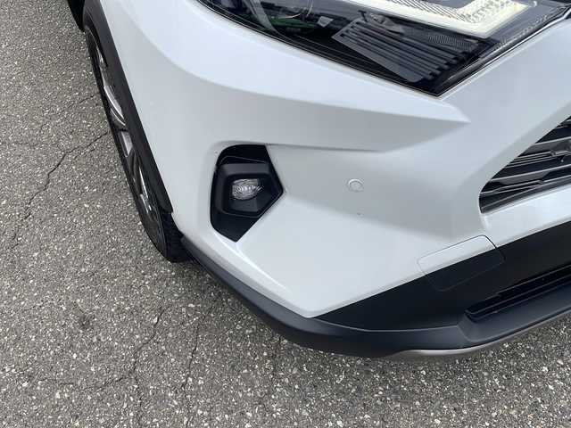 トヨタ ＲＡＶ４ 福井県 2024(令6)年 1.9万km プラチナホワイトパールマイカ ワンオーナー /パノラマルーフ/4WD/純正メモリナビゲーション/(Bluetooth)/フルセグテレビ /360°カメラ/黒革シート/プリクラッシュセーフティ/アダプティブクルーズコントロール/ブラインドスポットモニター/レーンキープアシスト/D席パワーシート /（シートメモリ付き）/USBポート/充電ポート/ETC2.0/ルーフレール/デジタルインナーミラー/純正18インチアルミホイール/LEDヘッドライト/LEDフォグランプ/クリアランスソナー /シートヒーター /エアーシート/スタリングヒーラー/オートハイビーム/オートライト/ステアリングリモコン/プッシュスタート/スマートキー/保証書/取扱説明書
