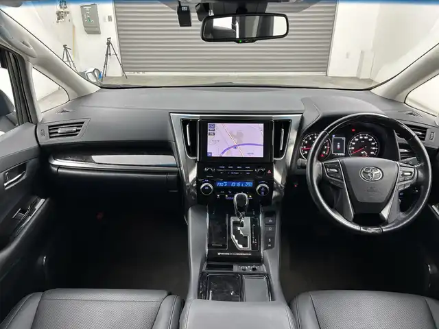 トヨタ アルファード S Cパッケージ 三重県 2021(令3)年 5.2万km ホワイトパールクリスタルシャイン /禁煙車//純正ディスプレイオーディオ//マップ・TVキット//TVキャンセラー//純正フリップダウンモニター//両側パワースライドドア//フルセグ//パワーバックドア//パワーシート//シートヒーター//シートベンチレーション//バックカメラ//トヨタセーフティセンス//3眼LEDヘッドランプ//シーケンシャルターンランプ//ビルトインETC//純正ドライブレコーダー//レーダークルーズ//オートハイビーム//ステアイングヒーター//横滑り防止//クリアランスソナー//ウッドコンビステアリング//ステアリングスイッチ//100v電源//USB端子