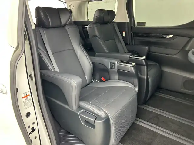 トヨタ アルファード S Cパッケージ 三重県 2021(令3)年 5.2万km ホワイトパールクリスタルシャイン /禁煙車//純正ディスプレイオーディオ//マップ・TVキット//TVキャンセラー//純正フリップダウンモニター//両側パワースライドドア//フルセグ//パワーバックドア//パワーシート//シートヒーター//シートベンチレーション//バックカメラ//トヨタセーフティセンス//3眼LEDヘッドランプ//シーケンシャルターンランプ//ビルトインETC//純正ドライブレコーダー//レーダークルーズ//オートハイビーム//ステアイングヒーター//横滑り防止//クリアランスソナー//ウッドコンビステアリング//ステアリングスイッチ//100v電源//USB端子