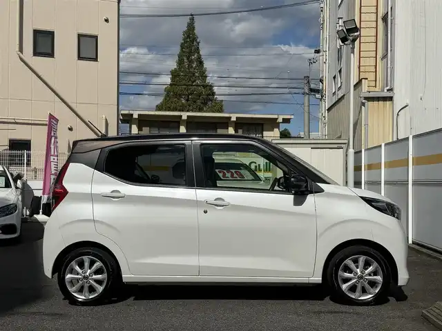 日産 デイズ X 愛知県 2023(令5)年 0.8万km パールⅡ /禁煙//ワンオーナー//純正9インチディスプレイオーディオ//BT/USB/iPod/HDMI/AM/FM//AndroidAuto/AppleCarPlay//インテリジェントアラウンドビューモニター//純正ドライブレコーダー//エマージェンシーブレーキ//クリアランスソナー//車線逸脱防止警報//標識認識//先行車発進お知らせ//ふらつき警報//横滑り防止//アイドリングストップ//オートリトラウィンカーミラー//オートライト//スマートキー//プッシュスタート//ベンチシート//ステアリングスイッチ//ヘッドライトレベライザー//ISOFIX//純正14AW//純正フロアマット//保証書//取扱説明書//ディーラー記録簿//スペアキー