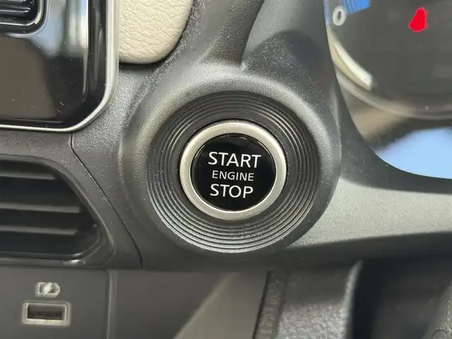 日産 デイズ X 愛知県 2023(令5)年 0.8万km パールⅡ /禁煙//ワンオーナー//純正9インチディスプレイオーディオ//BT/USB/iPod/HDMI/AM/FM//AndroidAuto/AppleCarPlay//インテリジェントアラウンドビューモニター//純正ドライブレコーダー//エマージェンシーブレーキ//クリアランスソナー//車線逸脱防止警報//標識認識//先行車発進お知らせ//ふらつき警報//横滑り防止//アイドリングストップ//オートリトラウィンカーミラー//オートライト//スマートキー//プッシュスタート//ベンチシート//ステアリングスイッチ//ヘッドライトレベライザー//ISOFIX//純正14AW//純正フロアマット//保証書//取扱説明書//ディーラー記録簿//スペアキー