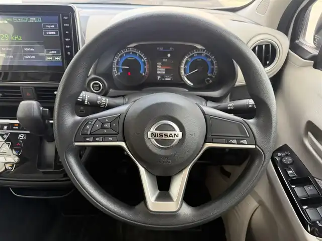 日産 デイズ X 愛知県 2023(令5)年 0.8万km パールⅡ /禁煙//ワンオーナー//純正9インチディスプレイオーディオ//BT/USB/iPod/HDMI/AM/FM//AndroidAuto/AppleCarPlay//インテリジェントアラウンドビューモニター//純正ドライブレコーダー//エマージェンシーブレーキ//クリアランスソナー//車線逸脱防止警報//標識認識//先行車発進お知らせ//ふらつき警報//横滑り防止//アイドリングストップ//オートリトラウィンカーミラー//オートライト//スマートキー//プッシュスタート//ベンチシート//ステアリングスイッチ//ヘッドライトレベライザー//ISOFIX//純正14AW//純正フロアマット//保証書//取扱説明書//ディーラー記録簿//スペアキー