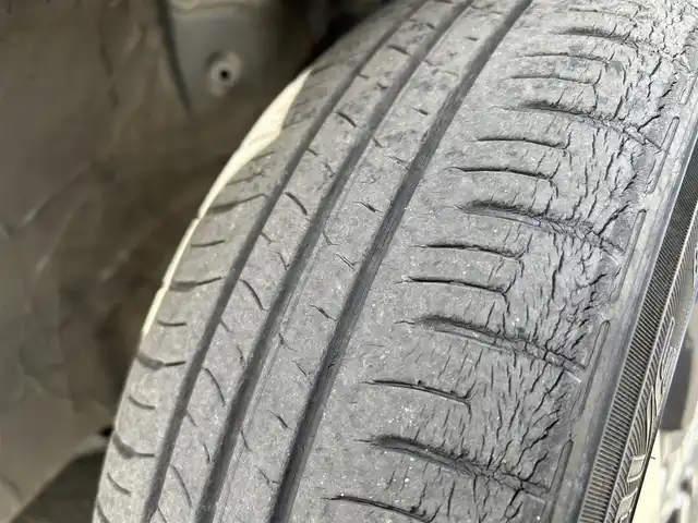 スズキ ソリオ バンディット HV MV 宮城県 2021(令3)年 4.7万km プレミアムシルバーメタリック/ブラック2トーンルーフ 全方位モニター付メモリーナビゲーション/・9インチディスプレイ/・地デジTV/・CD/DVD/・スマートフォン連携（AppleCarPlay/AndroidAuto）/・フロントカメラ/サイドカメラ/バックカメラ/・USBソケット/・ステアリングスイッチ/パワースライドドア（運転席側）/＝＝＝/ワンオーナー/セーフティサポート/・デュアルカメラブレーキサポート/・車線逸脱警報/・誤発進抑制機能/・後方誤発進抑制機能/・ふらつき警報/・先行車発進お知らせ機能/・全車速追従機能付アダプティブクルーズコントロール/・ハイビームアシスト/・標識認識機能/・後退時ブレーキサポート/・リアパーキングセンサー/ETC/両側パワースライドドア/運転席・助手席シートヒーター/純正エアロ/フルオートエアコン/ステアリングスイッチ/LEDヘッドランプ/15インチ純正AW/ドアバイザー/プッシュスタート＆スペアキー/純正フロアマット