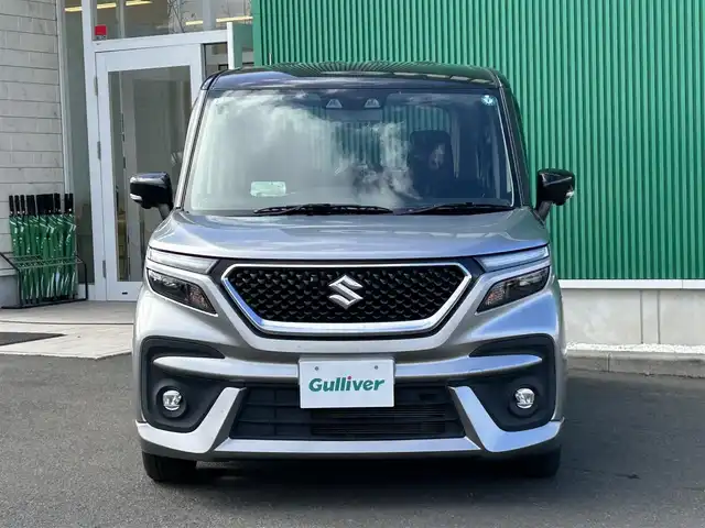 スズキ ソリオ バンディット HV MV 宮城県 2021(令3)年 4.7万km プレミアムシルバーメタリック/ブラック2トーンルーフ 全方位モニター付メモリーナビゲーション/・9インチディスプレイ/・地デジTV/・CD/DVD/・スマートフォン連携（AppleCarPlay/AndroidAuto）/・フロントカメラ/サイドカメラ/バックカメラ/・USBソケット/・ステアリングスイッチ/パワースライドドア（運転席側）/＝＝＝/ワンオーナー/セーフティサポート/・デュアルカメラブレーキサポート/・車線逸脱警報/・誤発進抑制機能/・後方誤発進抑制機能/・ふらつき警報/・先行車発進お知らせ機能/・全車速追従機能付アダプティブクルーズコントロール/・ハイビームアシスト/・標識認識機能/・後退時ブレーキサポート/・リアパーキングセンサー/ETC/両側パワースライドドア/運転席・助手席シートヒーター/純正エアロ/フルオートエアコン/ステアリングスイッチ/LEDヘッドランプ/15インチ純正AW/ドアバイザー/プッシュスタート＆スペアキー/純正フロアマット