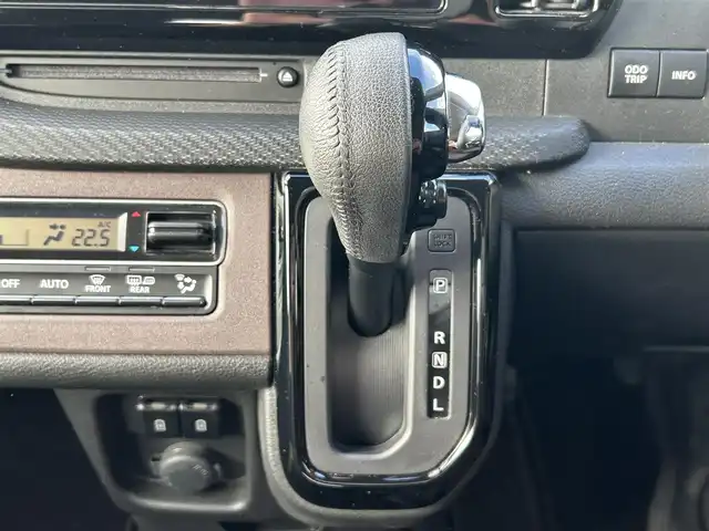 スズキ ソリオ バンディット HV MV 宮城県 2021(令3)年 4.7万km プレミアムシルバーメタリック/ブラック2トーンルーフ 全方位モニター付メモリーナビゲーション/・9インチディスプレイ/・地デジTV/・CD/DVD/・スマートフォン連携（AppleCarPlay/AndroidAuto）/・フロントカメラ/サイドカメラ/バックカメラ/・USBソケット/・ステアリングスイッチ/パワースライドドア（運転席側）/＝＝＝/ワンオーナー/セーフティサポート/・デュアルカメラブレーキサポート/・車線逸脱警報/・誤発進抑制機能/・後方誤発進抑制機能/・ふらつき警報/・先行車発進お知らせ機能/・全車速追従機能付アダプティブクルーズコントロール/・ハイビームアシスト/・標識認識機能/・後退時ブレーキサポート/・リアパーキングセンサー/ETC/両側パワースライドドア/運転席・助手席シートヒーター/純正エアロ/フルオートエアコン/ステアリングスイッチ/LEDヘッドランプ/15インチ純正AW/ドアバイザー/プッシュスタート＆スペアキー/純正フロアマット