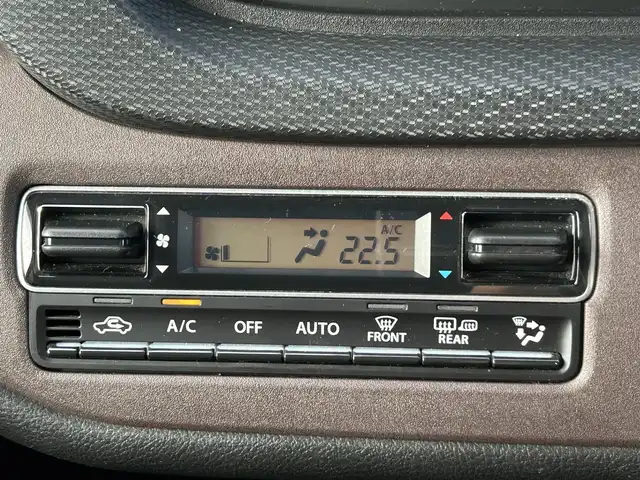 スズキ ソリオ バンディット HV MV 宮城県 2021(令3)年 4.7万km プレミアムシルバーメタリック/ブラック2トーンルーフ 全方位モニター付メモリーナビゲーション/・9インチディスプレイ/・地デジTV/・CD/DVD/・スマートフォン連携（AppleCarPlay/AndroidAuto）/・フロントカメラ/サイドカメラ/バックカメラ/・USBソケット/・ステアリングスイッチ/パワースライドドア（運転席側）/＝＝＝/ワンオーナー/セーフティサポート/・デュアルカメラブレーキサポート/・車線逸脱警報/・誤発進抑制機能/・後方誤発進抑制機能/・ふらつき警報/・先行車発進お知らせ機能/・全車速追従機能付アダプティブクルーズコントロール/・ハイビームアシスト/・標識認識機能/・後退時ブレーキサポート/・リアパーキングセンサー/ETC/両側パワースライドドア/運転席・助手席シートヒーター/純正エアロ/フルオートエアコン/ステアリングスイッチ/LEDヘッドランプ/15インチ純正AW/ドアバイザー/プッシュスタート＆スペアキー/純正フロアマット