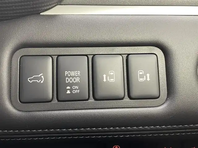 三菱 デリカＤ：５ P 福井県 2023(令5)年 1.9万km グラファイトグレーメタリック/ブラックマイカ 4WD/純正10.1メーカーオプションナビ/CD/DVD/Bluetooth/フルセグ/マルチアラウンドビューモニター/バックカメラ/両側パワースライドドア/パワーバックドア/ステアリングヒーター/ブラインドスポットモニター/パドルシフト/ETC/ドラレコ/LEDヘッドライト/フォグランプ/プッシュスタート/スマートキー