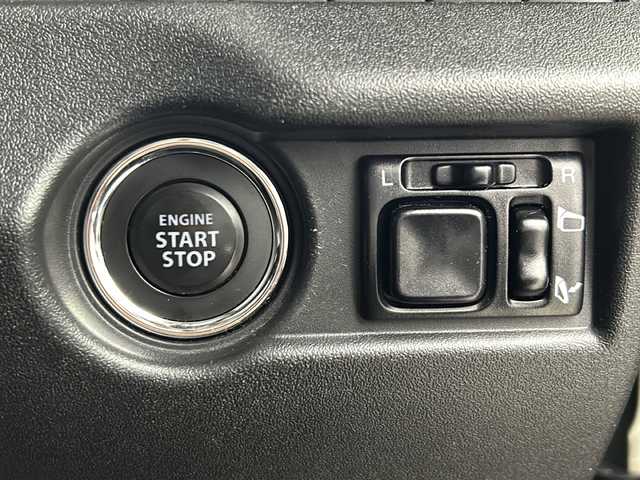 スズキ ジムニー XC 大阪府 2019(令1)年 3.3万km ジャングルグリーン 純正8型ナビ/【フルセグTV/Bluetooth/CD/DVD/SDサーバー】/バックカメラ/デュアルカメラブレーキサポート/クルーズコントロール/ヒルホールドコントロール/ヘッドライトウォッシャー/ヒーテッドミラー/ヒルホールドコントロール/ヒルディセントコントロール/車線逸脱抑制機能/車線逸脱警報機能/オートマチックハイビーム/LEDヘッドライト/オートライト/パートタイム4WD/ターボ/スマートキー/スペアキー1本/保証書/取扱説明書/点検記録簿