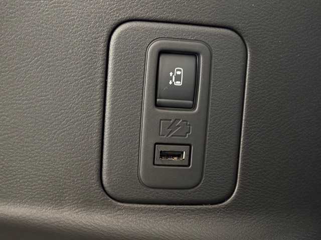 日産 セレナ ハイウェイスター V 埼玉県 2020(令2)年 5.4万km ダークメタルグレー エマージェンシーブレーキ/純正10インチナビ/　　CD/DVD/フルセグ/USB/アラウンドビューモニター/バックカメラ/両側パワースライドドア/レーダークルーズコントロール/LEDヘッドライト/シートヒーター/純正16インチアルミホイール/ステアリングヒーター/プッシュスタート/アイドリングストップ/ビルトインETC