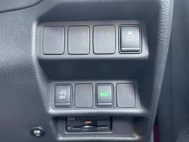 日産 エクストレイル 20X ブラック エクストリーマーX 岐阜県 2015(平27)年 7.3万km バーニングレッド (株)IDOMが運営する【じしゃロン多治見店】の自社ローン専用車両になります。こちらは現金またはオートローンご利用時の価格です。自社ローンご希望の方は別途その旨お申付け下さい。/4WD/純正ナビ/　（DVD/フルセグ/Bluetooth）/アラウンドビューモニター/後側方車両検知/クルーズコントロール/ステアリングリモコン/ETC/ヒーテッドミラー/前席シートヒーター/前後コーナーセンサー/LEDヘッドライト/オートライト/フォグランプ/横滑り防止装置/純正アルミ