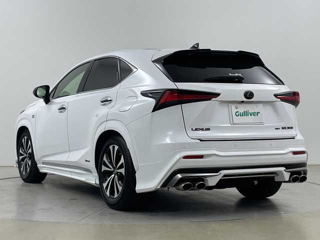 レクサス ＮＸ 300 Fスポーツ 道央・札幌 2018(平30)年 2.6万km ホワイトノーヴァガラスフレーク ・４WD/ARTISANエアロ/・CUSCO車高調/タワーバー/・パノラマムーンルーフ/・レクサスセーフティーシステム/・純正12.3インチディスプレイ/・DVD.CD.SD.Bluetooth/・フルセグ/バックカメラ /・レザーシート/パワーシート/・シートヒーター/ステアリングヒーター/・パワーバックドア /・LEDライト/オートハイビーム/・ドライブレコーダー/・ビルトインETC/・クリアランスソナー/・スマートキーx2+カードキー