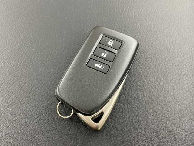 レクサス ＮＸ 300 Fスポーツ 道央・札幌 2018(平30)年 2.6万km ホワイトノーヴァガラスフレーク ・４WD/ARTISANエアロ/・CUSCO車高調/タワーバー/・パノラマムーンルーフ/・レクサスセーフティーシステム/・純正12.3インチディスプレイ/・DVD.CD.SD.Bluetooth/・フルセグ/バックカメラ /・レザーシート/パワーシート/・シートヒーター/ステアリングヒーター/・パワーバックドア /・LEDライト/オートハイビーム/・ドライブレコーダー/・ビルトインETC/・クリアランスソナー/・スマートキーx2+カードキー