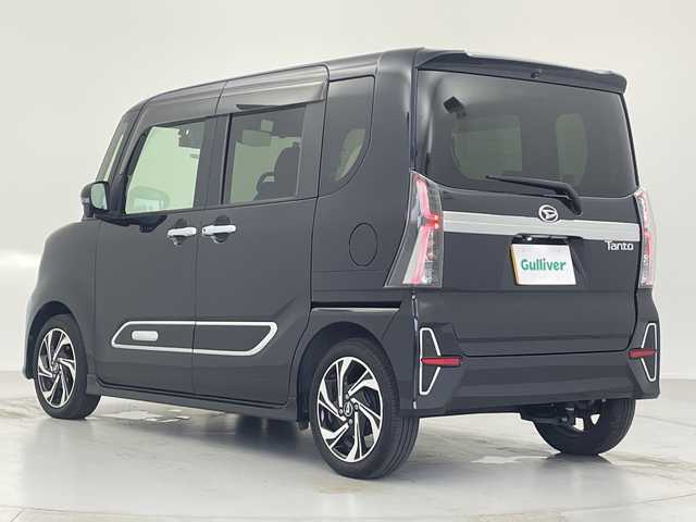 ダイハツ タント カスタム RS スタイルセレクション 愛知県 2022(令4)年 1.9万km パールブラック ハーフレザーシート/前席シートヒーター/カロッツェリアメモリナビ・フルセグTV/　SD/Bluetooth/パノラマビューモニター/スマートアシスト/・衝突回避支援ブレーキ機能/・車線逸脱警報機能/・ブレーキ制御付誤発進抑制機能/・先行車発進お知らせ機能/・アダプティブクルーズコントロール/・アダプティブドライビングビーム/・衝突警報機能/・ふらつき警報/・サイドビューランプ/・路側逸脱警報/・標識認識機能/純正１５インチアルミホイール/LEDヘッドライト/プッシュスタート/ETC/保証書/取扱説明書