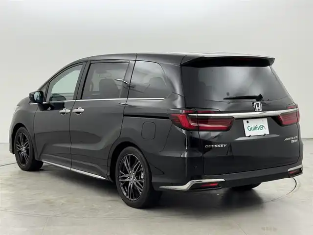 ホンダ オデッセイ ハイブリッド e:HEVアブソルート EX 福岡県 2022(令4)年 1.7万km プレミアムスパークルブラックパール 純正１０型ナビ　/全方位カメラ　/ＥＴＣ２．０　/前後ドラレコ　/アダプティブクルコン　/コーナーセンサー　/ホンダセンシング　/パーキングアシスト　/ＢＳＭ　/両電動スライドドア　/ハーフレザー　/シートヒーター　/ＬＥＤ
