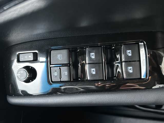 トヨタ アルファード S Cパッケージ 沖縄県 2020(令2)年 4万km ラグジュアリーホワイトパールクリスタルシャインガラスフレーク 純正ナビ　/（ＡＭ／ＦＭ／ＢＴ）　/フルセグＴＶ　/バックモニター　/後席モニター　/電動リアゲート　/パワーシート　/両側パワスラ　/コーナーセンサー　/ドラレコ　/衝突軽減　/クルコン　/シートヒーター/エアシート/純正フロアマット/純正１８AW/オートライト/スマートキー/LEDヘッドライト/オットマン