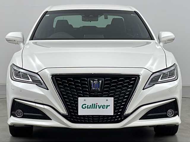 トヨタ クラウン ハイブリッド G－エグゼクティブ Four 道央・札幌 2020(令2)年 4.6万km ホワイトパールクリスタルシャイン ・4WD/・純正マルチディスプレイオーディオナビ/&BT&CD&DVD&Miracast&フルセグTV/・パノラミックビューモニター/・トヨタセーフティセンス/・レーダークルーズコントロール/・ヘッドアップディスプレイ/・パーキングアシスト/・ブラインドスポットモニター/・デジタルインナーミラー/・運転席メモリ付パワーシート/・前席パワーシート/・前席シートヒーター/・前席シートベンチレーション/・ステアリングヒーター/・プッシュスタート/・LEDヘッドライト/・オートライト/・オートマチックハイビーム/・スマートキー/・スペアキー/・保証書/・取扱説明書