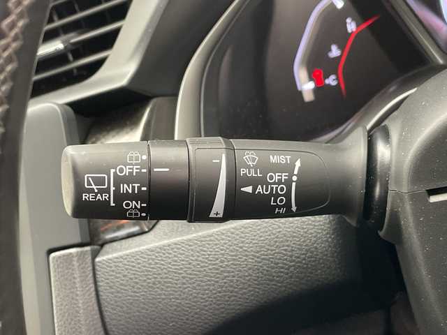 ホンダ シビック ハッチバック ホンダセンシング 愛知県 2019(平31)年 3万km 白 ・純正ナビ ＜TV・BT＞/・バックカメラ/・ドライブレコーダー/・クルコン/・ETC/・シートヒーター /・衝突被害軽減システム/・盗難防止装置/・レーンアシスト/・ABS/・オートハイビーム/・SRSエアバッグ（運転席/助手席/サイド/カーテン）/・LEDヘッドライト/・純正フルエアロパーツ/・ホンダセンシング