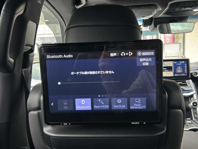 トヨタ ランドクルーザー ZX 愛知県 2023(令5)年 0.2万km プレシャスホワイトパール ワンオーナー/メーカーオプションナビ12.3ディスプレイオーディオ/フルセグTV/電動サンルーフ/JBLプレミアムサウンドシステム/リアシートエンターテインメントシステム/電動デフロック/指紋認証スタートスイッチ/ブラインドスポットモニター/フロア格納サードシート(電動)/クルーズコントロール/シートヒーター/ベンチレーション/ステアリングヒーター/パワーバックドア/パワーシート(D・N)/メモリーシート/AC100W/ドライブレコーダー(前後)/LEDヘッドライト/フォグランプ/全方位カメラ/ETC2.0/タイプC充電/電格ミラー/革巻きステアリング/革シート/スペアタイヤ/オットマン/スペアキー/ミラーウィンカー/純正アルミホイール/純正フロアマット/ステアリングスイッチ/オートアラーム/イモビライザー/イルミネーテッドエントリーシステム/エアバッグ(ダブル＋サイド＋カーテン)/保証書/取扱説明書/記録簿