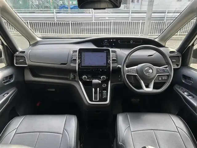 日産 セレナ ハイウェイスターVセレクションⅡ 群馬県 2019(平31)年 5.2万km ブリリアントホワイトパール ワンオーナー/純正9インチメモリナビ/（CD/DVD/SD/USB/Bluetooth）/フルセグテレビ/純正フリップダウンモニター/セーフティパックB/・プロパイロット/・車線逸脱防止支援システム/・インテリジェントアラウンドビューモニター/・インテリジェントルームミラー/・踏み間違い衝突防止アシスト/・インテリジェントパーキングアシスト/・標識検知機能/・フロント＿バックソナー/・電動パーキングブレーキ/・オートブレーキホールド/・ヒーター付ドアミラー/・SRSエアバック（カーテン/サイド）/インテリジェントエマージェンシーブレーキ/両側ハンズフリーパワースライドドア/ハイビームアシスト/ステアリングリモコン/プッシュスタート/ドライブレコーダー/ETC/LEDヘッドランプ/純正16インチアルミホイール/2列目超ロングスライド/横スライドシート/スライド機構付スマートアップ3列目シート/パーソナルテーブル（2列目/3列目）/USB電源ソケット（2列目/3列目）/黒革調シートカバー/保証書/取扱説明書/スペアキー