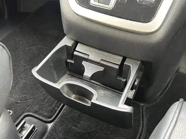 日産 セレナ ハイウェイスターVセレクションⅡ 群馬県 2019(平31)年 5.2万km ブリリアントホワイトパール ワンオーナー/純正9インチメモリナビ/（CD/DVD/SD/USB/Bluetooth）/フルセグテレビ/純正フリップダウンモニター/セーフティパックB/・プロパイロット/・車線逸脱防止支援システム/・インテリジェントアラウンドビューモニター/・インテリジェントルームミラー/・踏み間違い衝突防止アシスト/・インテリジェントパーキングアシスト/・標識検知機能/・フロント＿バックソナー/・電動パーキングブレーキ/・オートブレーキホールド/・ヒーター付ドアミラー/・SRSエアバック（カーテン/サイド）/インテリジェントエマージェンシーブレーキ/両側ハンズフリーパワースライドドア/ハイビームアシスト/ステアリングリモコン/プッシュスタート/ドライブレコーダー/ETC/LEDヘッドランプ/純正16インチアルミホイール/2列目超ロングスライド/横スライドシート/スライド機構付スマートアップ3列目シート/パーソナルテーブル（2列目/3列目）/USB電源ソケット（2列目/3列目）/黒革調シートカバー/保証書/取扱説明書/スペアキー