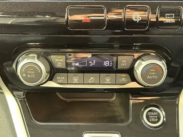 日産 セレナ ハイウェイスターVセレクションⅡ 群馬県 2019(平31)年 5.2万km ブリリアントホワイトパール ワンオーナー/純正9インチメモリナビ/（CD/DVD/SD/USB/Bluetooth）/フルセグテレビ/純正フリップダウンモニター/セーフティパックB/・プロパイロット/・車線逸脱防止支援システム/・インテリジェントアラウンドビューモニター/・インテリジェントルームミラー/・踏み間違い衝突防止アシスト/・インテリジェントパーキングアシスト/・標識検知機能/・フロント＿バックソナー/・電動パーキングブレーキ/・オートブレーキホールド/・ヒーター付ドアミラー/・SRSエアバック（カーテン/サイド）/インテリジェントエマージェンシーブレーキ/両側ハンズフリーパワースライドドア/ハイビームアシスト/ステアリングリモコン/プッシュスタート/ドライブレコーダー/ETC/LEDヘッドランプ/純正16インチアルミホイール/2列目超ロングスライド/横スライドシート/スライド機構付スマートアップ3列目シート/パーソナルテーブル（2列目/3列目）/USB電源ソケット（2列目/3列目）/黒革調シートカバー/保証書/取扱説明書/スペアキー