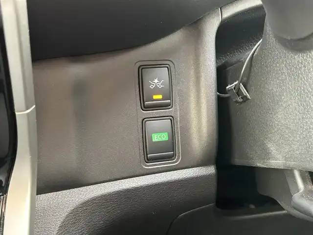 日産 セレナ ハイウェイスターVセレクションⅡ 群馬県 2019(平31)年 5.2万km ブリリアントホワイトパール ワンオーナー/純正9インチメモリナビ/（CD/DVD/SD/USB/Bluetooth）/フルセグテレビ/純正フリップダウンモニター/セーフティパックB/・プロパイロット/・車線逸脱防止支援システム/・インテリジェントアラウンドビューモニター/・インテリジェントルームミラー/・踏み間違い衝突防止アシスト/・インテリジェントパーキングアシスト/・標識検知機能/・フロント＿バックソナー/・電動パーキングブレーキ/・オートブレーキホールド/・ヒーター付ドアミラー/・SRSエアバック（カーテン/サイド）/インテリジェントエマージェンシーブレーキ/両側ハンズフリーパワースライドドア/ハイビームアシスト/ステアリングリモコン/プッシュスタート/ドライブレコーダー/ETC/LEDヘッドランプ/純正16インチアルミホイール/2列目超ロングスライド/横スライドシート/スライド機構付スマートアップ3列目シート/パーソナルテーブル（2列目/3列目）/USB電源ソケット（2列目/3列目）/黒革調シートカバー/保証書/取扱説明書/スペアキー