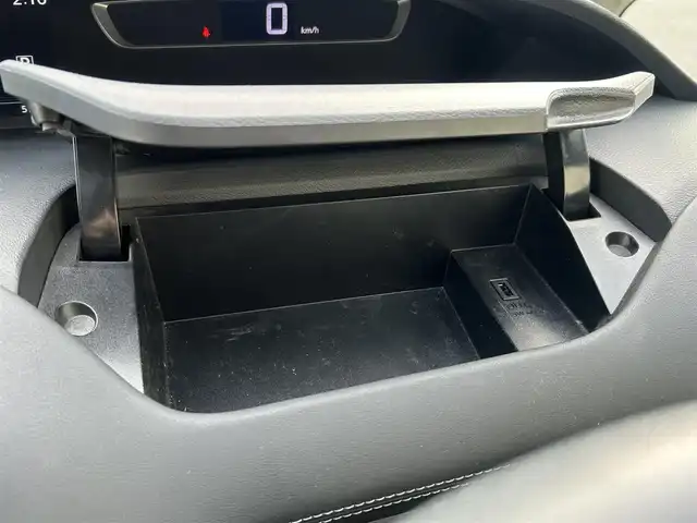 日産 セレナ ハイウェイスターVセレクションⅡ 群馬県 2019(平31)年 5.2万km ブリリアントホワイトパール ワンオーナー/純正9インチメモリナビ/（CD/DVD/SD/USB/Bluetooth）/フルセグテレビ/純正フリップダウンモニター/セーフティパックB/・プロパイロット/・車線逸脱防止支援システム/・インテリジェントアラウンドビューモニター/・インテリジェントルームミラー/・踏み間違い衝突防止アシスト/・インテリジェントパーキングアシスト/・標識検知機能/・フロント＿バックソナー/・電動パーキングブレーキ/・オートブレーキホールド/・ヒーター付ドアミラー/・SRSエアバック（カーテン/サイド）/インテリジェントエマージェンシーブレーキ/両側ハンズフリーパワースライドドア/ハイビームアシスト/ステアリングリモコン/プッシュスタート/ドライブレコーダー/ETC/LEDヘッドランプ/純正16インチアルミホイール/2列目超ロングスライド/横スライドシート/スライド機構付スマートアップ3列目シート/パーソナルテーブル（2列目/3列目）/USB電源ソケット（2列目/3列目）/黒革調シートカバー/保証書/取扱説明書/スペアキー