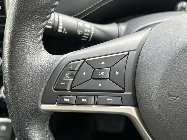 日産 セレナ ハイウェイスターVセレクションⅡ 群馬県 2019(平31)年 5.2万km ブリリアントホワイトパール ワンオーナー/純正9インチメモリナビ/（CD/DVD/SD/USB/Bluetooth）/フルセグテレビ/純正フリップダウンモニター/セーフティパックB/・プロパイロット/・車線逸脱防止支援システム/・インテリジェントアラウンドビューモニター/・インテリジェントルームミラー/・踏み間違い衝突防止アシスト/・インテリジェントパーキングアシスト/・標識検知機能/・フロント＿バックソナー/・電動パーキングブレーキ/・オートブレーキホールド/・ヒーター付ドアミラー/・SRSエアバック（カーテン/サイド）/インテリジェントエマージェンシーブレーキ/両側ハンズフリーパワースライドドア/ハイビームアシスト/ステアリングリモコン/プッシュスタート/ドライブレコーダー/ETC/LEDヘッドランプ/純正16インチアルミホイール/2列目超ロングスライド/横スライドシート/スライド機構付スマートアップ3列目シート/パーソナルテーブル（2列目/3列目）/USB電源ソケット（2列目/3列目）/黒革調シートカバー/保証書/取扱説明書/スペアキー