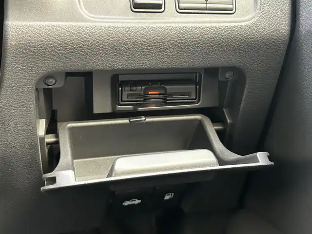 日産 セレナ ハイウェイスターVセレクションⅡ 群馬県 2019(平31)年 5.2万km ブリリアントホワイトパール ワンオーナー/純正9インチメモリナビ/（CD/DVD/SD/USB/Bluetooth）/フルセグテレビ/純正フリップダウンモニター/セーフティパックB/・プロパイロット/・車線逸脱防止支援システム/・インテリジェントアラウンドビューモニター/・インテリジェントルームミラー/・踏み間違い衝突防止アシスト/・インテリジェントパーキングアシスト/・標識検知機能/・フロント＿バックソナー/・電動パーキングブレーキ/・オートブレーキホールド/・ヒーター付ドアミラー/・SRSエアバック（カーテン/サイド）/インテリジェントエマージェンシーブレーキ/両側ハンズフリーパワースライドドア/ハイビームアシスト/ステアリングリモコン/プッシュスタート/ドライブレコーダー/ETC/LEDヘッドランプ/純正16インチアルミホイール/2列目超ロングスライド/横スライドシート/スライド機構付スマートアップ3列目シート/パーソナルテーブル（2列目/3列目）/USB電源ソケット（2列目/3列目）/黒革調シートカバー/保証書/取扱説明書/スペアキー