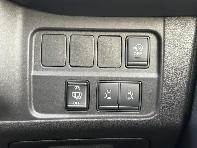 日産 セレナ ハイウェイスターVセレクションⅡ 群馬県 2019(平31)年 5.2万km ブリリアントホワイトパール ワンオーナー/純正9インチメモリナビ/（CD/DVD/SD/USB/Bluetooth）/フルセグテレビ/純正フリップダウンモニター/セーフティパックB/・プロパイロット/・車線逸脱防止支援システム/・インテリジェントアラウンドビューモニター/・インテリジェントルームミラー/・踏み間違い衝突防止アシスト/・インテリジェントパーキングアシスト/・標識検知機能/・フロント＿バックソナー/・電動パーキングブレーキ/・オートブレーキホールド/・ヒーター付ドアミラー/・SRSエアバック（カーテン/サイド）/インテリジェントエマージェンシーブレーキ/両側ハンズフリーパワースライドドア/ハイビームアシスト/ステアリングリモコン/プッシュスタート/ドライブレコーダー/ETC/LEDヘッドランプ/純正16インチアルミホイール/2列目超ロングスライド/横スライドシート/スライド機構付スマートアップ3列目シート/パーソナルテーブル（2列目/3列目）/USB電源ソケット（2列目/3列目）/黒革調シートカバー/保証書/取扱説明書/スペアキー