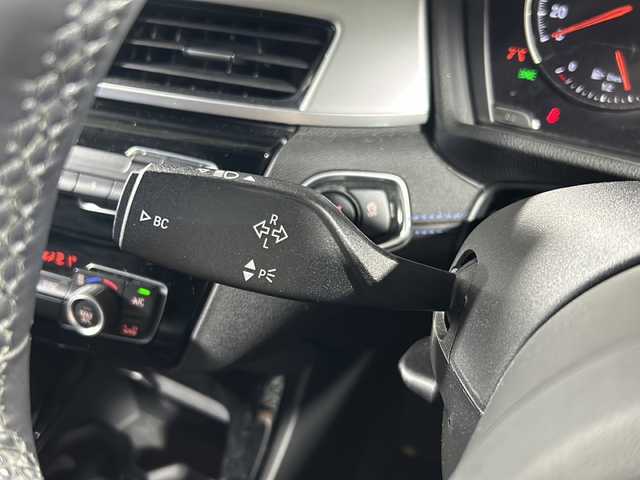 ＢＭＷ Ｘ１ xDrive 18d Mスポーツ 沖縄県 2021(令3)年 3.7万km アルピンホワイトⅢ 禁煙車　/純正ナビ　/（Ｂｌｕｅｔｏｏｔｈ　ＦＭ　ＡＭ　ＵＳＢ）　/バックカメラ/メモリー機能付きパワーシート　/オットマン（N席）　/アダプティブクルーズコントロール　/前後コーナーセンサー　/ＥＴＣ　/パドルシフト/電動パーキングブレーキ/USBポート/LEDヘッドライト/純正アルミホイール/衝突被害軽減ブレーキ/車線逸脱警報機能