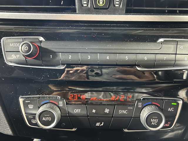 ＢＭＷ Ｘ１ xDrive 18d Mスポーツ 沖縄県 2021(令3)年 3.7万km アルピンホワイトⅢ 禁煙車　/純正ナビ　/（Ｂｌｕｅｔｏｏｔｈ　ＦＭ　ＡＭ　ＵＳＢ）　/バックカメラ/メモリー機能付きパワーシート　/オットマン（N席）　/アダプティブクルーズコントロール　/前後コーナーセンサー　/ＥＴＣ　/パドルシフト/電動パーキングブレーキ/USBポート/LEDヘッドライト/純正アルミホイール/衝突被害軽減ブレーキ/車線逸脱警報機能