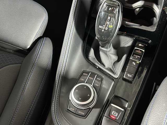 ＢＭＷ Ｘ１ xDrive 18d Mスポーツ 沖縄県 2021(令3)年 3.7万km アルピンホワイトⅢ 禁煙車　/純正ナビ　/（Ｂｌｕｅｔｏｏｔｈ　ＦＭ　ＡＭ　ＵＳＢ）　/バックカメラ/メモリー機能付きパワーシート　/オットマン（N席）　/アダプティブクルーズコントロール　/前後コーナーセンサー　/ＥＴＣ　/パドルシフト/電動パーキングブレーキ/USBポート/LEDヘッドライト/純正アルミホイール/衝突被害軽減ブレーキ/車線逸脱警報機能