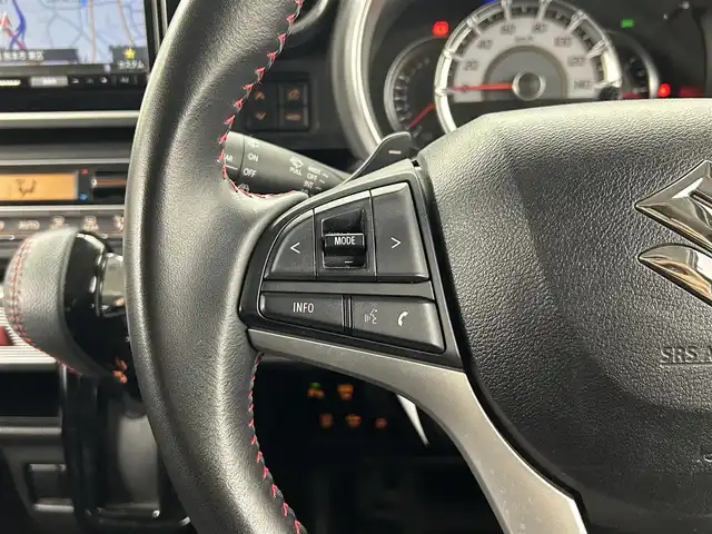 スズキ スペーシア カスタム HYBRID XS ターボ 熊本県 2020(令2)年 4.7万km ピュアホワイトP ワンオーナー　/禁煙車　/社外9インチナビAVIC-RLS901II（ＣＤ・ＤＶＤ・フルセグ・ＢＴ・ＳＤ・ｉｐｏｄ・ＵＳＢ）/全周囲カメラ　/社外前方ドライブレコーダー　/ＥＴＣ　/後ろのみコーナーセンサー　/両側パワースライドドア　/運転席シートヒーター/スズキセーフティサポート/・デュアルセンサーブレーキサポート/・低速時ブレーキサポート/・標識認識システム/・発進お知らせ機能/・車線逸脱警報機能/・車線逸脱抑制機能/・車線維持支援システム/・クルーズコントロール/横滑り防止/ヘッドアップディスプレイ/ハーフレザーシート/純正フロアマット/純正１５インチAW/オートライト/オートマチックハイビーム/LEDヘッドライト/フォグライト/スマートキー/プッシュスタート/スペアキー1本/保証書/取扱説明書