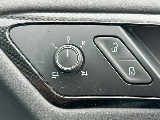 フォルクスワーゲン ゴルフ TSI ハイライン BMテクノ 兵庫県 2014(平26)年 10.2万km 白 ワンオーナー/純正メモリナビ/Bluetoothオーディオ/バックカメラ/ウィンカーミラー/クルーズコントロール/ETC/パドルスイッチ