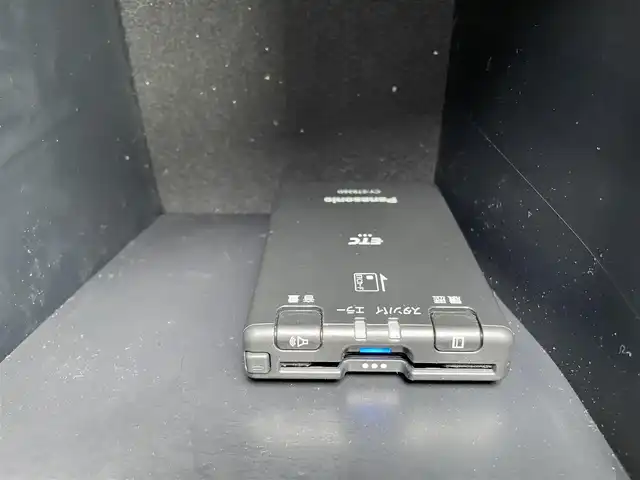 トヨタ ハイラックス Z レボロッコエディション 千葉県 2024(令6)年 0.4万km アティチュードブラックマイカ 純正ディスプレイオーディオ/ナビキットあり/全周囲カメラ/衝突被害軽減システム/車線逸脱警報/クルーズコントロール/横滑り防止装置/ETC/ドライブレコーダー/アイドリングストップ/LEDヘッドライト/フォグランプ/オートライト/ウィンカーミラー/電動格納ミラー/純正18インチAW/シートリフター/プッシュスタート/スマートキー/フロアマット/ドアバイザー/スペアキー/取扱説明書