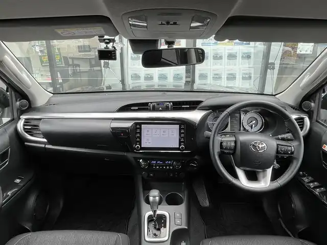 トヨタ ハイラックス Z レボロッコエディション 千葉県 2024(令6)年 0.4万km アティチュードブラックマイカ 純正ディスプレイオーディオ/ナビキットあり/全周囲カメラ/衝突被害軽減システム/車線逸脱警報/クルーズコントロール/横滑り防止装置/ETC/ドライブレコーダー/アイドリングストップ/LEDヘッドライト/フォグランプ/オートライト/ウィンカーミラー/電動格納ミラー/純正18インチAW/シートリフター/プッシュスタート/スマートキー/フロアマット/ドアバイザー/スペアキー/取扱説明書