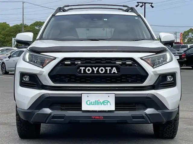 トヨタ ＲＡＶ４ アドベンチャー オフロードPKG 道央・札幌 2022(令4)年 1.8万km スーパーホワイトⅡ ４WD/寒冷地仕様/社外メモリーナビ/CD/DVD/BT/フルセグ/トヨタセーフティセンス/プリクラッシュセーフティ/横滑り防止装置/レーダークルーズコントロール/ダウンヒルアシストコントロール/レーンキープアシスト/コーナーセンサー/ブラインドスポットモニター/リアクロストラフィックアラート/パーキングサポートブレーキ/ロードサインアシスト/バックカメラ/DRIVEMODE切替/自動防眩ミラー/ワイパーデアイサー/D席パワーシート/D席メモリーシート/前席シートヒーター/前席エアシート/レザーシート/革巻きステアリング/ステアリングリモコン/ハンドルヒーター/電動パーキング/ブレーキホールド/MTモード付AT/プッシュスタート/スマートキー/LEDヘッドライト/オートライト/オートハイビーム/フォグランプ/電動格納ミラー/ウィンカーミラー/純正フロアマット/ドアバイザー/純正AW付冬タイヤ積込/225/60/R18/2018年/山7mm/TRDフロントバンパーガーニッシュ