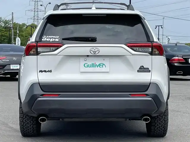 トヨタ ＲＡＶ４ アドベンチャー オフロードPKG 道央・札幌 2022(令4)年 1.8万km スーパーホワイトⅡ ４WD/寒冷地仕様/社外メモリーナビ/CD/DVD/BT/フルセグ/トヨタセーフティセンス/プリクラッシュセーフティ/横滑り防止装置/レーダークルーズコントロール/ダウンヒルアシストコントロール/レーンキープアシスト/コーナーセンサー/ブラインドスポットモニター/リアクロストラフィックアラート/パーキングサポートブレーキ/ロードサインアシスト/バックカメラ/DRIVEMODE切替/自動防眩ミラー/ワイパーデアイサー/D席パワーシート/D席メモリーシート/前席シートヒーター/前席エアシート/レザーシート/革巻きステアリング/ステアリングリモコン/ハンドルヒーター/電動パーキング/ブレーキホールド/MTモード付AT/プッシュスタート/スマートキー/LEDヘッドライト/オートライト/オートハイビーム/フォグランプ/電動格納ミラー/ウィンカーミラー/純正フロアマット/ドアバイザー/純正AW付冬タイヤ積込/225/60/R18/2018年/山7mm/TRDフロントバンパーガーニッシュ