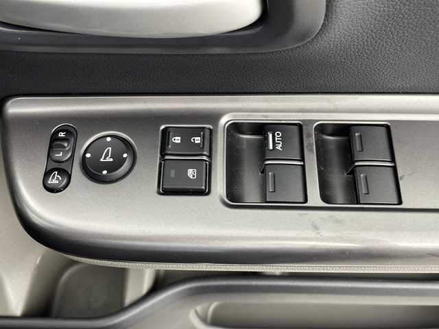 ホンダ フリード G ホンダセンシング 鹿児島県 2018(平30)年 7.2万km プレミアムスパークルブラックパール ホンダセンシング/●衝突軽減ブレーキ〈CMBS〉/●誤発進抑制機能/●ACC〈アダプティブ・クルーズ・コントロール〉/●LKAS〈車線維持支援システム〉/●歩行者事故低減ステアリング/●路外逸脱抑制機能/●先行車発進お知らせ機能/●標識認識機能/純正８型ナビ/（Bluetooth/フルセグ/CD/DVD）/前方ドライブレコーダー　/ビルドインＥＴＣ　/バックカメラ　/ドアバイザー　/両側パワースライドドア　/発光スカッフプレート　/センターテーブル/コンフォートビューパッケージ/イモビライザー