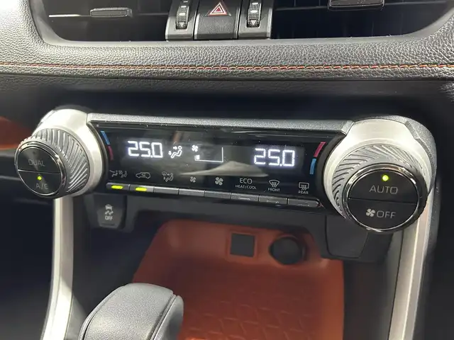 トヨタ ＲＡＶ４ アドベンチャー 大阪府 2019(令1)年 3.4万km アッシュグレーメタリック/アティチュードブラックマイカ 2トーン 純正9incナビ(フルセグ/DVD再生/Bluetooth) バックカメラ ETC 黒革シート パワーシート 電動リアゲート 衝突軽減 レーダーC クリアランスソナー BSM ルーフレール ４WD
