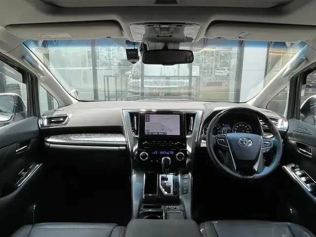 トヨタ アルファード S Cパッケージ 福井県 2020(令2)年 4.6万km ホワイトパールクリスタルシャイン 純正９インチナビ/(TV/CD/DVD/Bluetooth/AM/FM)/フリップダウンモニター/サンルーフ/バックカメラ/衝突被害軽減システム/車線逸脱警報/クルーズコントロール/レザーシート/両側パワースライドドア/横滑り防止装置/ETC/ドライブレコーダー/LEDヘッドライト/フォグランプ/オートライト/ウィンカーミラー/電動格納ミラー/純正18インチAW/シートヒーター/エアシート/シートリフター/ステアリングヒーター/プッシュスタート/スマートキー/フロアマット/ドアバイザー/スペアキー/取扱説明書/保証書
