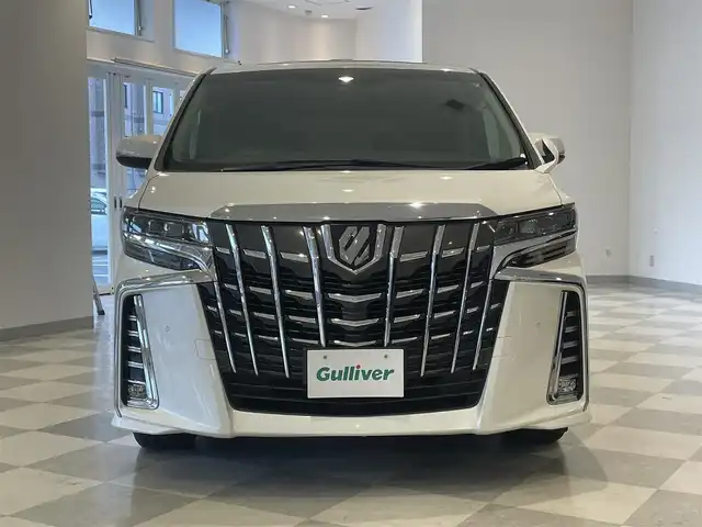 トヨタ アルファード S Cパッケージ 福井県 2020(令2)年 4.6万km ホワイトパールクリスタルシャイン 純正９インチナビ/(TV/CD/DVD/Bluetooth/AM/FM)/フリップダウンモニター/サンルーフ/バックカメラ/衝突被害軽減システム/車線逸脱警報/クルーズコントロール/レザーシート/両側パワースライドドア/横滑り防止装置/ETC/ドライブレコーダー/LEDヘッドライト/フォグランプ/オートライト/ウィンカーミラー/電動格納ミラー/純正18インチAW/シートヒーター/エアシート/シートリフター/ステアリングヒーター/プッシュスタート/スマートキー/フロアマット/ドアバイザー/スペアキー/取扱説明書/保証書