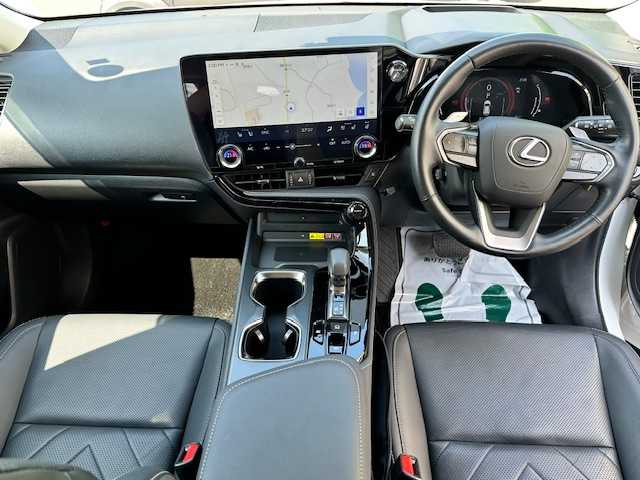 レクサス ＮＸ 350h バージョンL 茨城県 2023(令5)年 1.6万km パール 純正ＳＤナビ/（BT/AM/FM/CD/フルセグTV）　/クルーズコントロール　/ＥＴＣ２．０　/バックカメラ　/アラウンドビューモニター　/ブラインドスポットモニター　/電動リアゲート　/D席N席シートヒーター　/D席N席エアシート　/ステアリングヒーター/ドライブレコーダー前後/コーナーセンサー前後/パーキングアシスト/純正アルミホイール/純正フロアマット/置くだけ充電/スペアキー