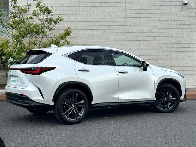 レクサス ＮＸ 350h バージョンL 茨城県 2023(令5)年 1.6万km パール 純正ＳＤナビ/（BT/AM/FM/CD/フルセグTV）　/クルーズコントロール　/ＥＴＣ２．０　/バックカメラ　/アラウンドビューモニター　/ブラインドスポットモニター　/電動リアゲート　/D席N席シートヒーター　/D席N席エアシート　/ステアリングヒーター/ドライブレコーダー前後/コーナーセンサー前後/パーキングアシスト/純正アルミホイール/純正フロアマット/置くだけ充電/スペアキー