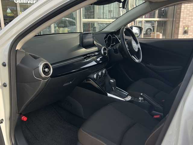 マツダ マツダ２ 15S プロアクティブ Sパッケージ 静岡県 2020(令2)年 3.2万km スノーフレイクホワイトパールマイカ 純正ナビ/FM/AM/Bluetooth/USB/CD/DVD/AUX/フルセグ/主要装備/・レーダークルーズコントロール　/・ＢＳＭ　/・全方位カメラ　/・ヘッドアップディスプレイ　/・ＥＴＣ　/・ドライブレコーダー　/・レーンキープ　/・コーナーセンサー/・シートヒーター　/・アイドリングストップ　/・純正ナビ　/・ステアリングリモコン/・プッシュスタート/・スマートキー/・純正フロアマット/・純正ホイールキャップ/・オートライト/・衝突軽減システム