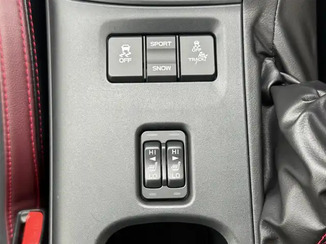 スバル ＢＲＺ STIスポーツ 愛知県 2025(令7)年 0.4万km クリスタルホワイトP /D型//ワンオーナー/禁煙車//bremboゴールドキャリパー//STIフロントアンダースポイラー//STIスカートリップ//リヤアンダーディフューザー//トランクスポイラー//純正９インチサイバーナビ//フルセグ/SD/BT/CD/DVD/MSV/USB//純正リヤビューカメラ//ETC2.0//ドライブレコーダー//ウルトラスエード×本革シート//シートヒーター//BOXERメーター//ダックテールトランクリッド//アクティブサウンドコントロール//Vタワーバー//トルセンLSD//ミシュランパイロットスポーツ4/純正18インチAW//TRC/VSC//TRACKモード//SPORT/SNOWモード//パドルシフト/MTモード付きAT//アイサイト//PCS/ACC/LDW//後退時ブレーキアシスト//AT誤発進抑制制御/AT誤後進抑制制御//SRVD//ふらつき警報/先行車発進お知らせ機能//クリアランスソナー//フルLEDオートヘッドライト//ハイビームアシスト/SRH//デイタイムランニングライト//STIプッシュエンジンスイッチ/スペアスマートキー//革巻きステアリング/ステアリングリモコン//チルト＆テレスコピックステアリング//スポーツアルミペダル//フロアカーペットSTI//D記録簿R６//保証書/取扱説明書/ナビ取扱説明書