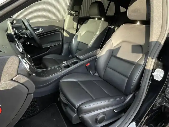 メルセデス・ベンツ ＣＬＡ２２０ Sブレイク 4MATIC 長野県 2017(平29)年 6.8万km 黒 CarPlay対応 /レーダーセーフティパッケージ /黒革シート /シートヒーター (D席/N席)/純正HDDナビ （FM/AM/CD/DVD/BT）/バックカメラ /フルセグTV /PWバックドア /キーレスゴー /LEDヘッドライト /パークトロニック /ETC /ドラレコ /GPSレーダー /ダイナミックセレクト/ACC